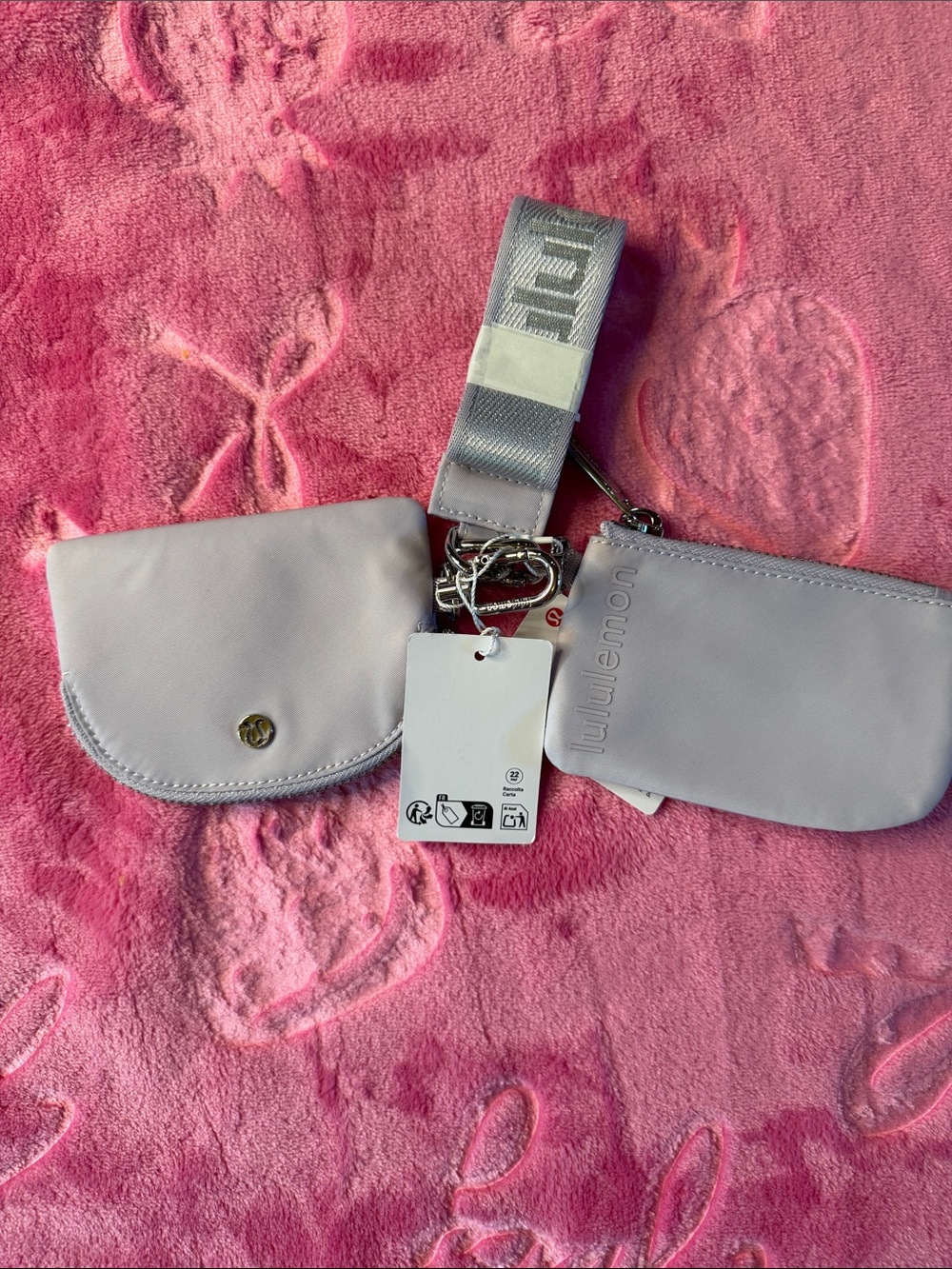 Lululemon Dual pouch Wristlet Metallic Woodmark • NWT • Detachable Pouches - Picture 2 of 5
